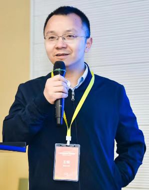 乐投网页版创新论坛第一千三百九十讲：Floquet engineering symmetry-breaking and topological states under light irradiation